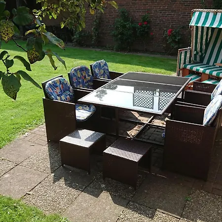 Semesterbostad In Mit Grossem Garten By Interhome